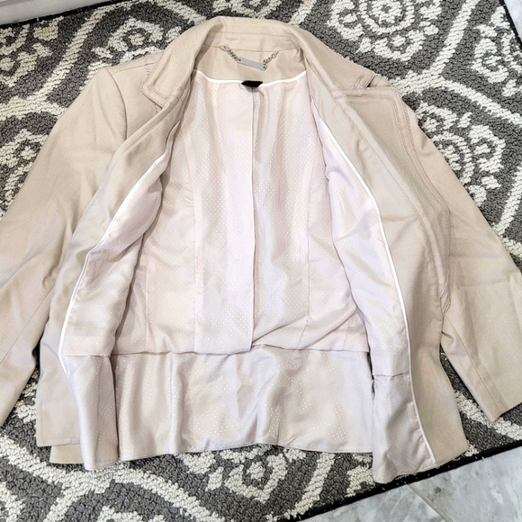 WHITE HOUSE BLACK MARKET Tan Peplum Blazer Size 10 - Picture 3 of 7